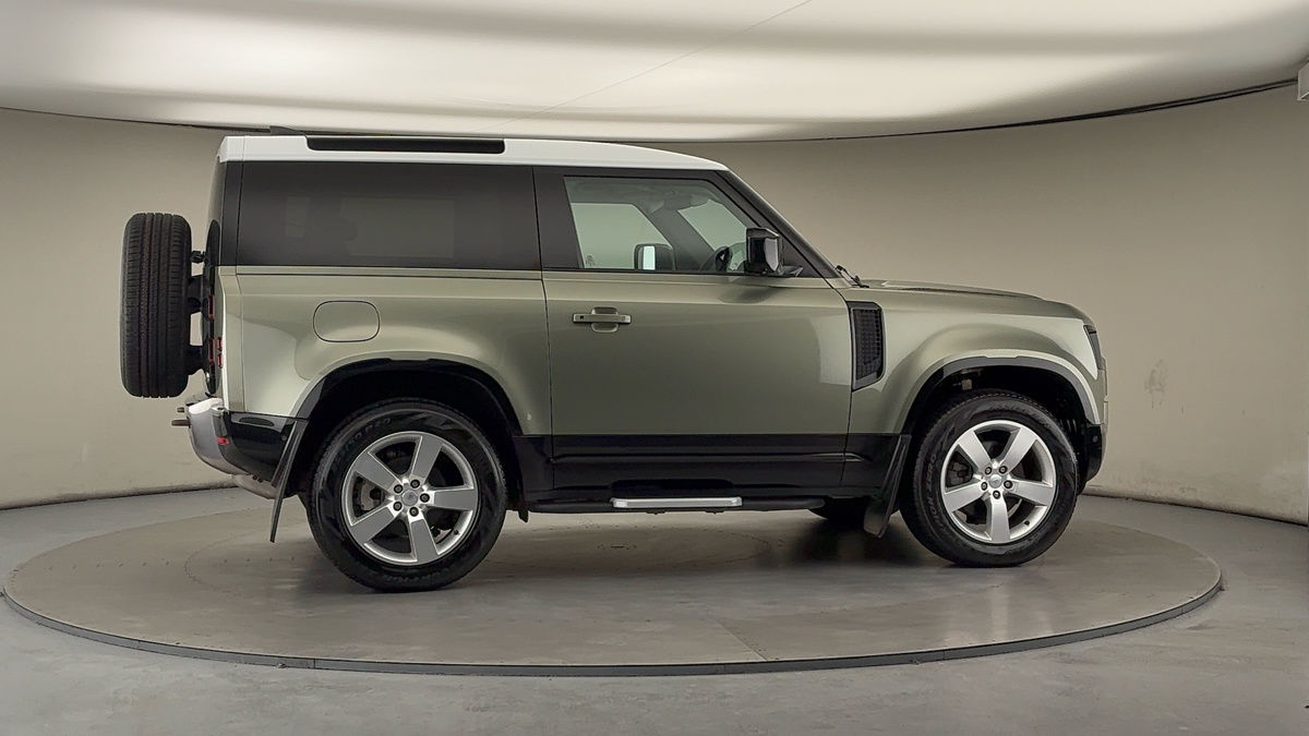 More views of Land Rover Defender 90