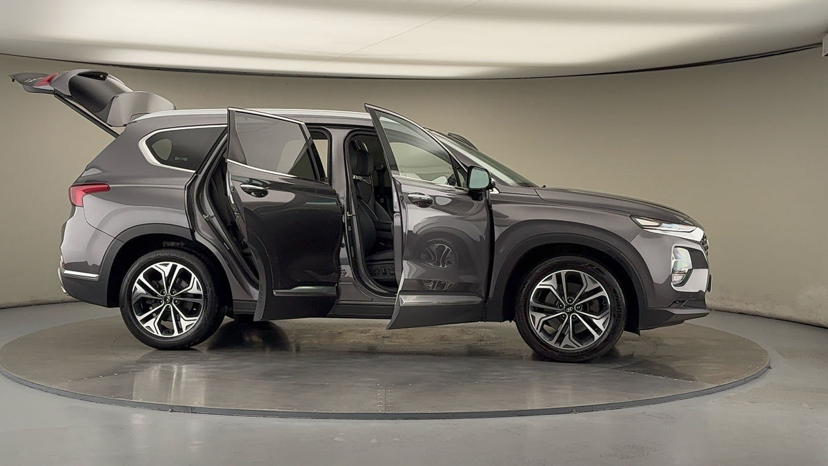More views of Hyundai Santa Fe