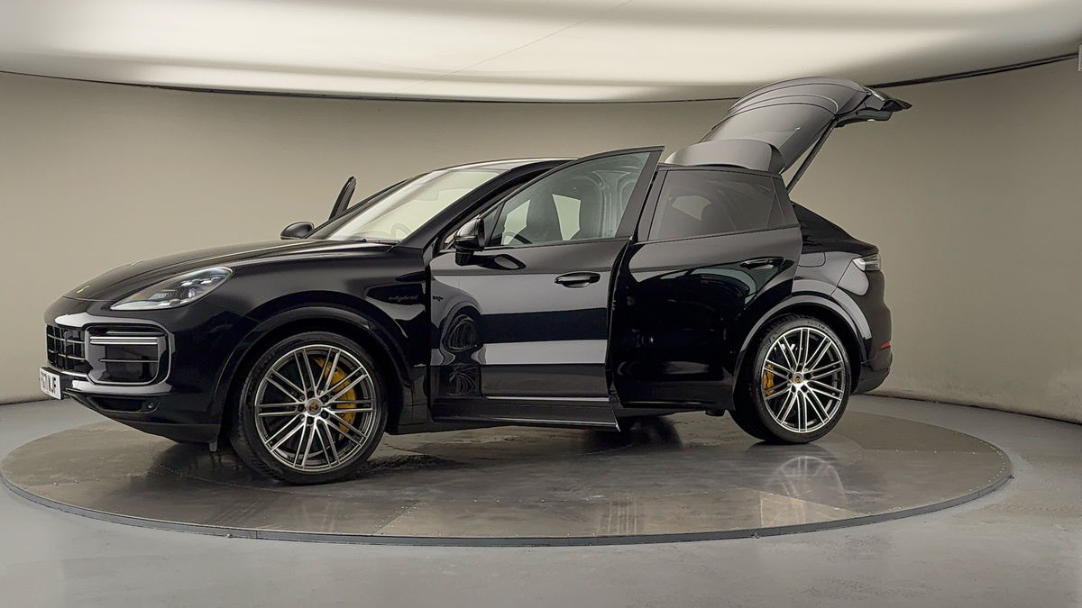 More views of Porsche Cayenne