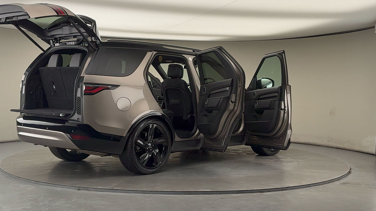 More views of Land Rover Discovery