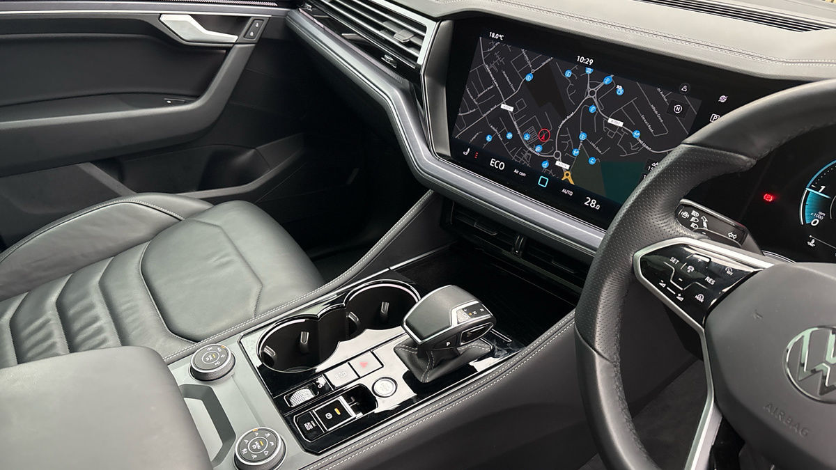 Volkswagen Touareg Image 18