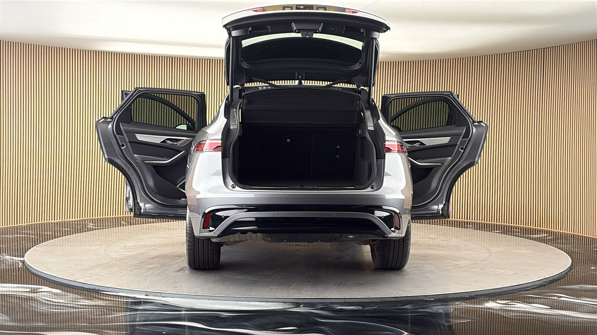 More views of Jaguar F-PACE