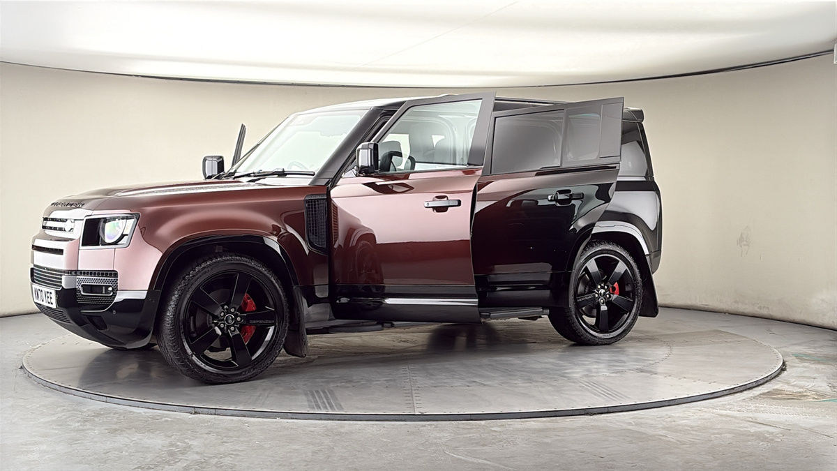 More views of Land Rover Defender 110