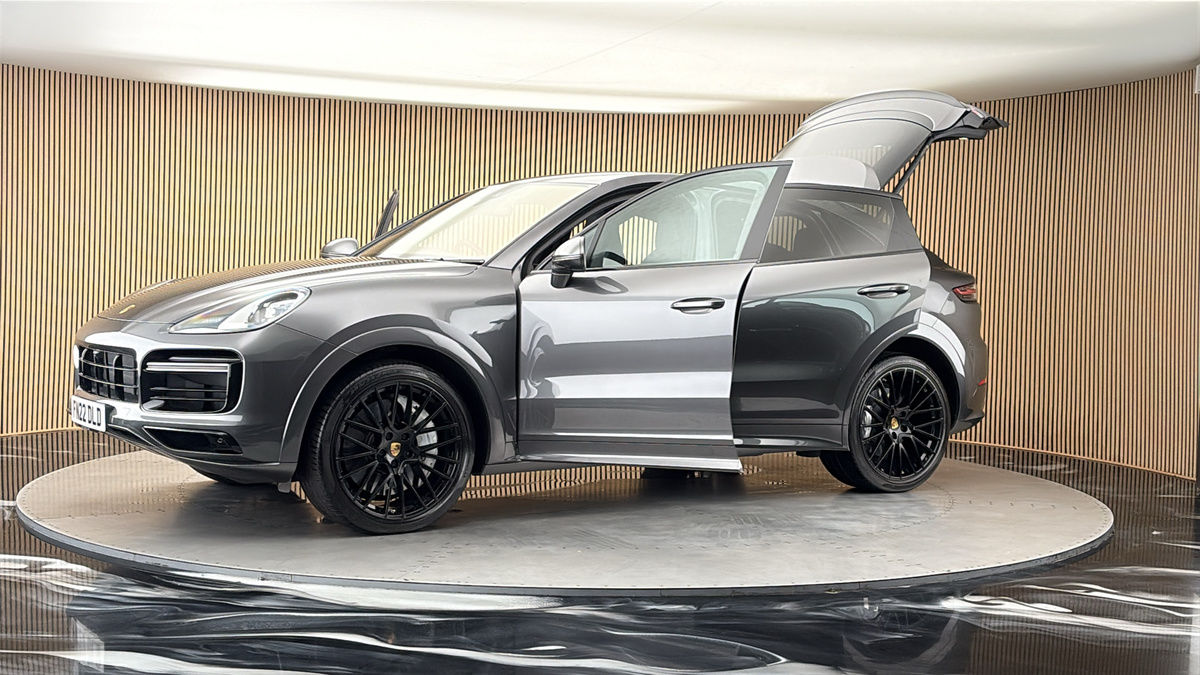 More views of Porsche Cayenne