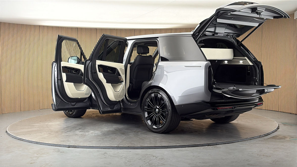 More views of Land Rover Range Rover