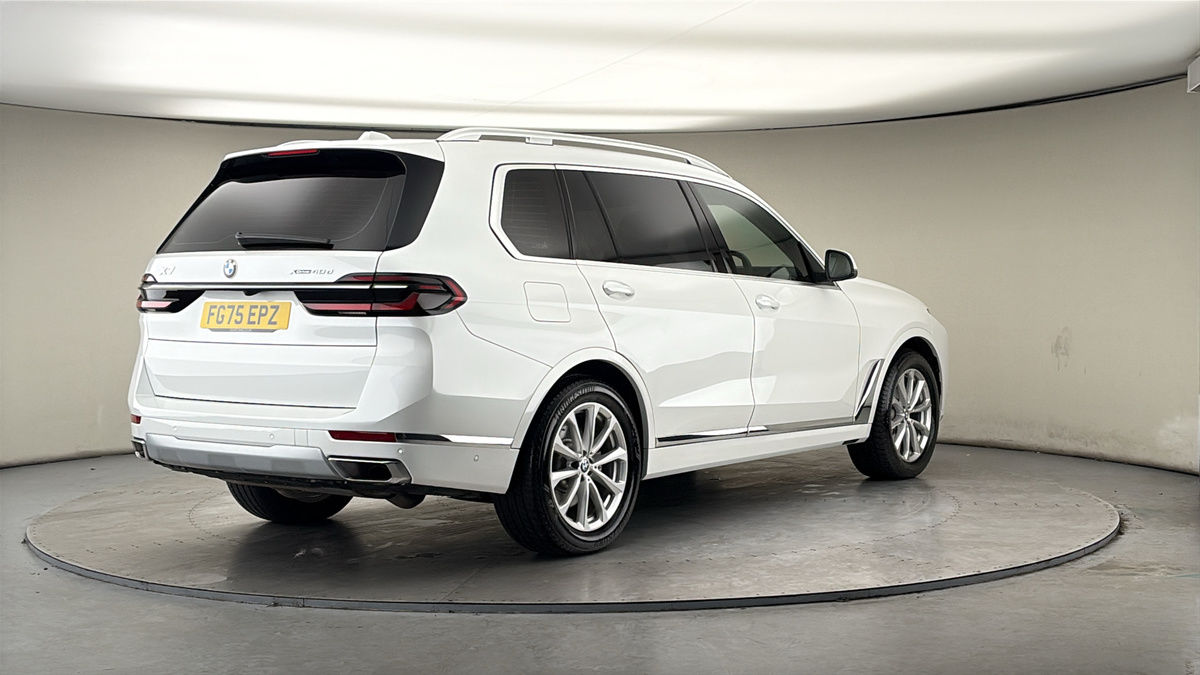 More views of BMW X7