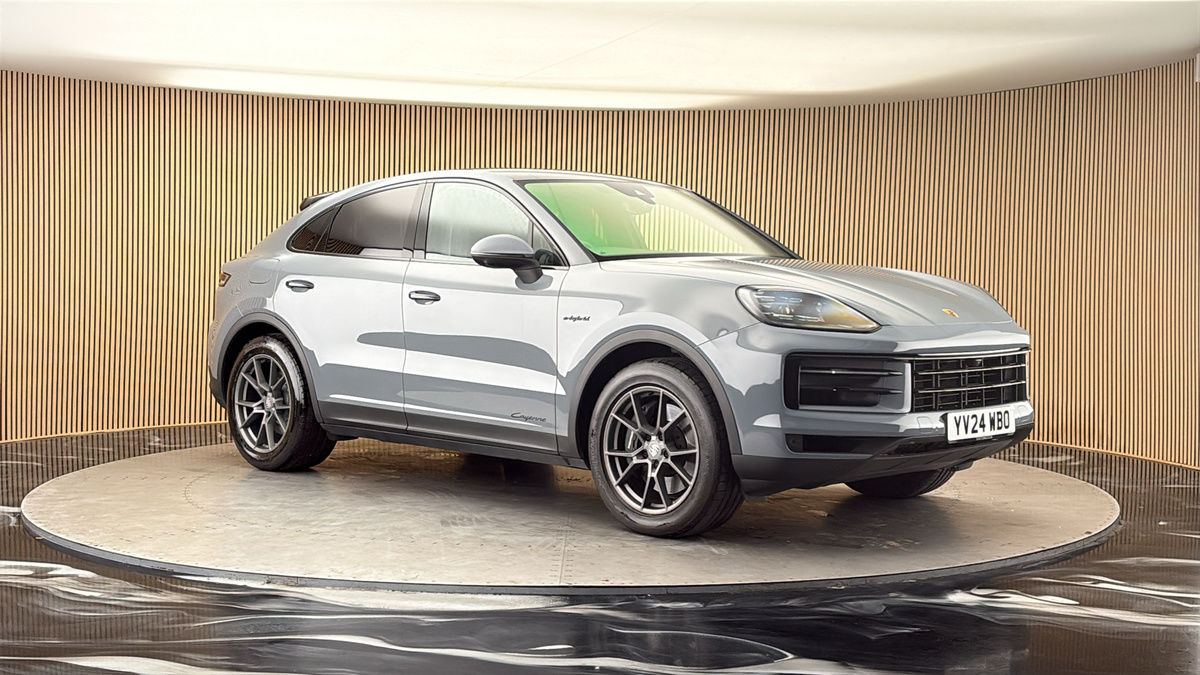 More views of Porsche Cayenne