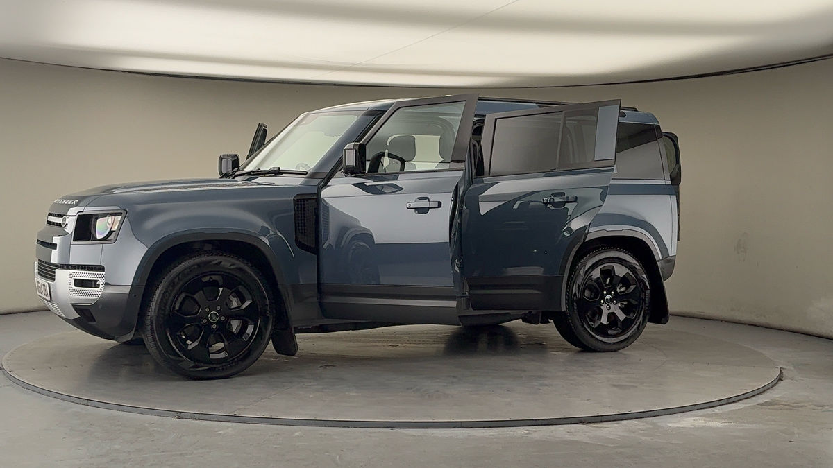 More views of Land Rover Defender 110