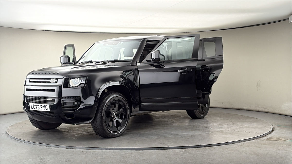 More views of Land Rover Defender 110