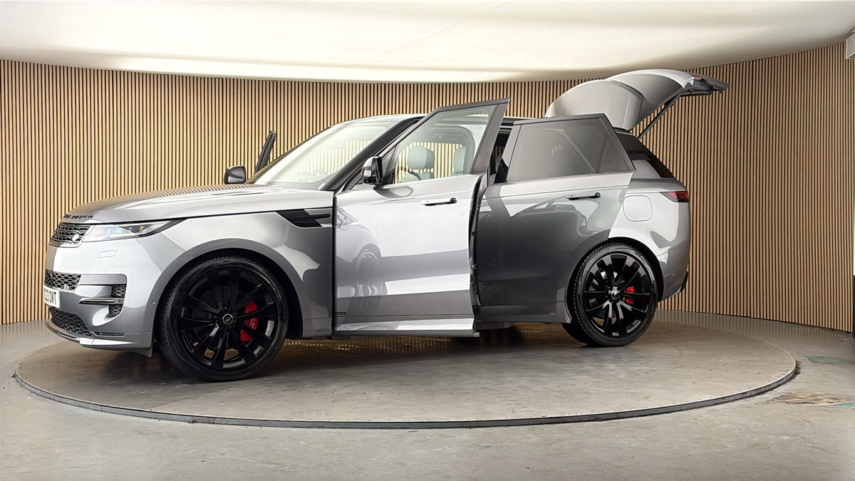 More views of Land Rover Range Rover Sport