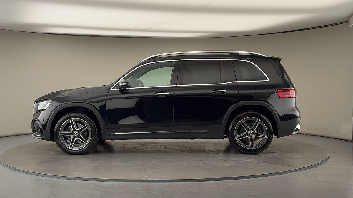 Mercedes-Benz GLB Image 15