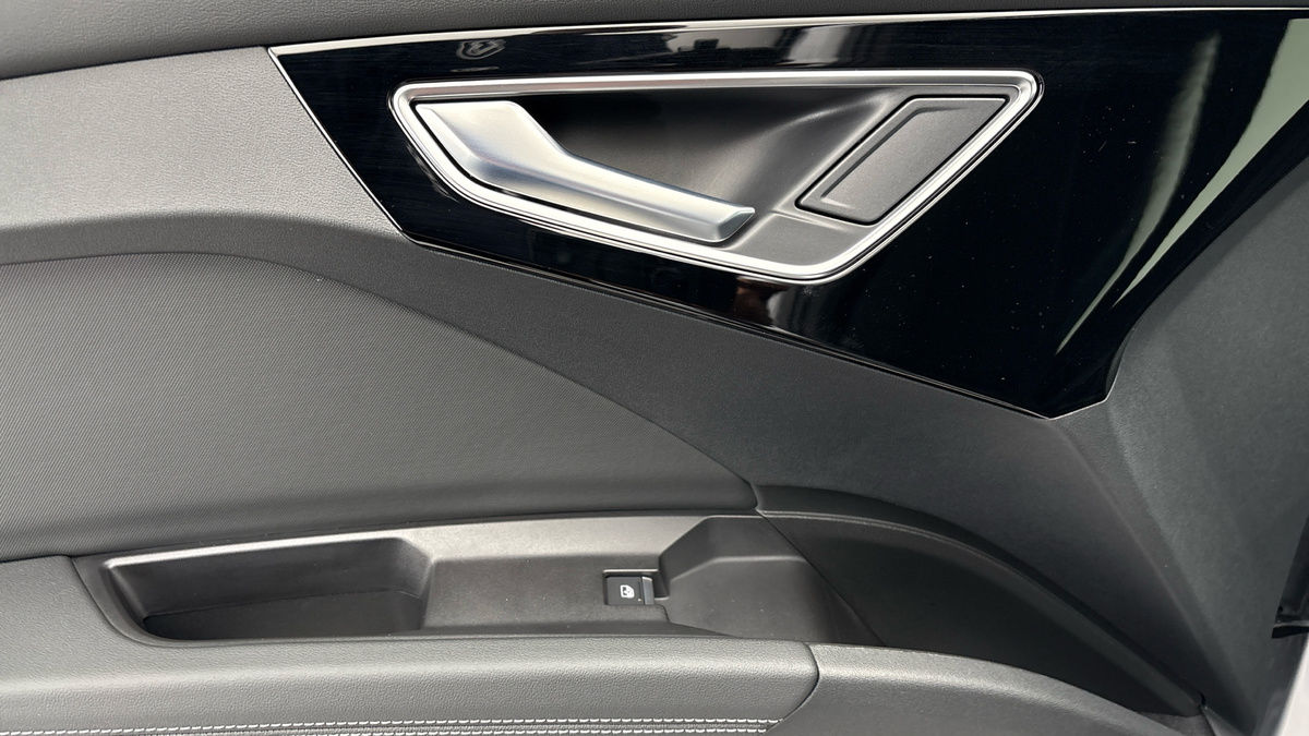 Audi Q4 e-tron Image 19