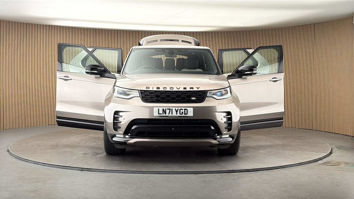 More views of Land Rover Discovery