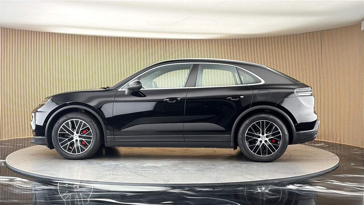 More views of Porsche Macan