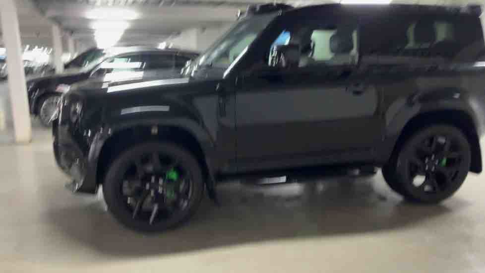 More views of Land Rover Defender 90