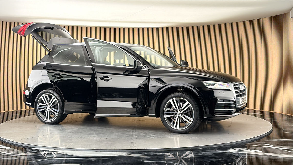 More views of Audi Q5