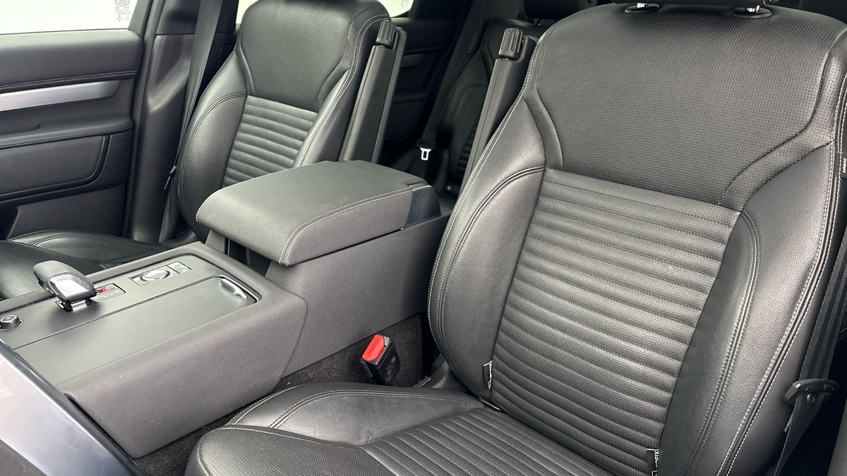 Land Rover Discovery Image 7