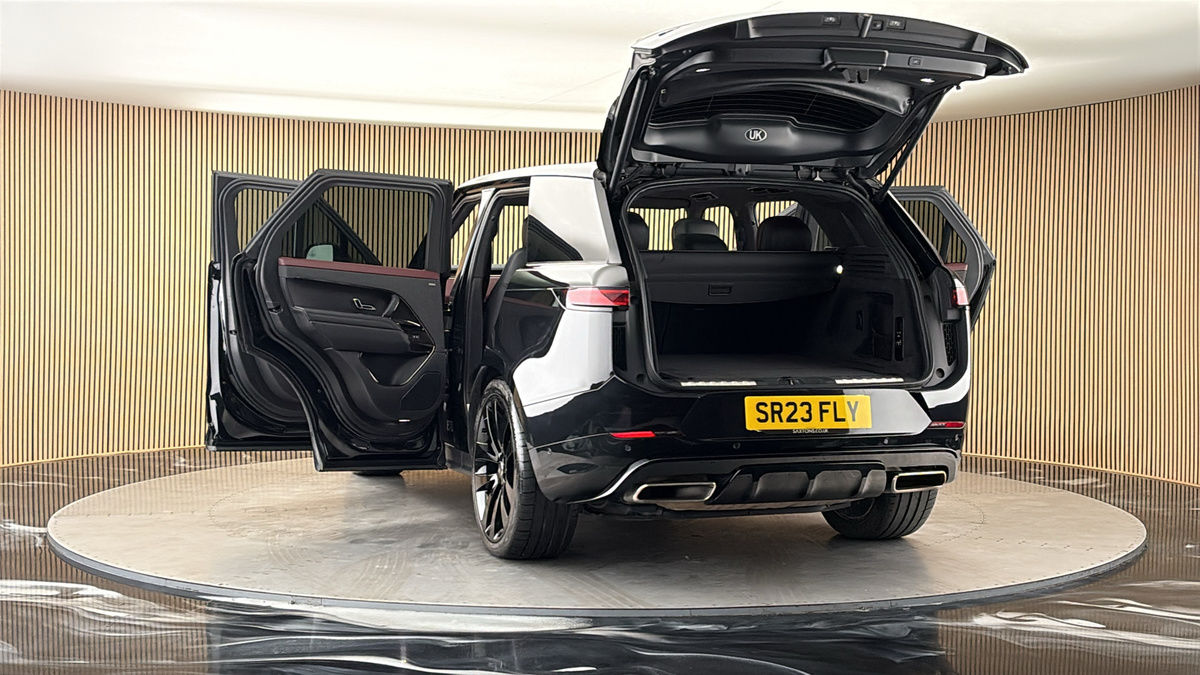 More views of Land Rover Range Rover Sport