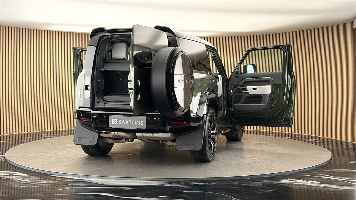 More views of Land Rover Defender 90