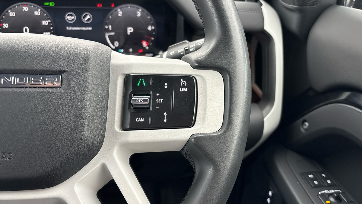 Land Rover Defender 90 Image 14