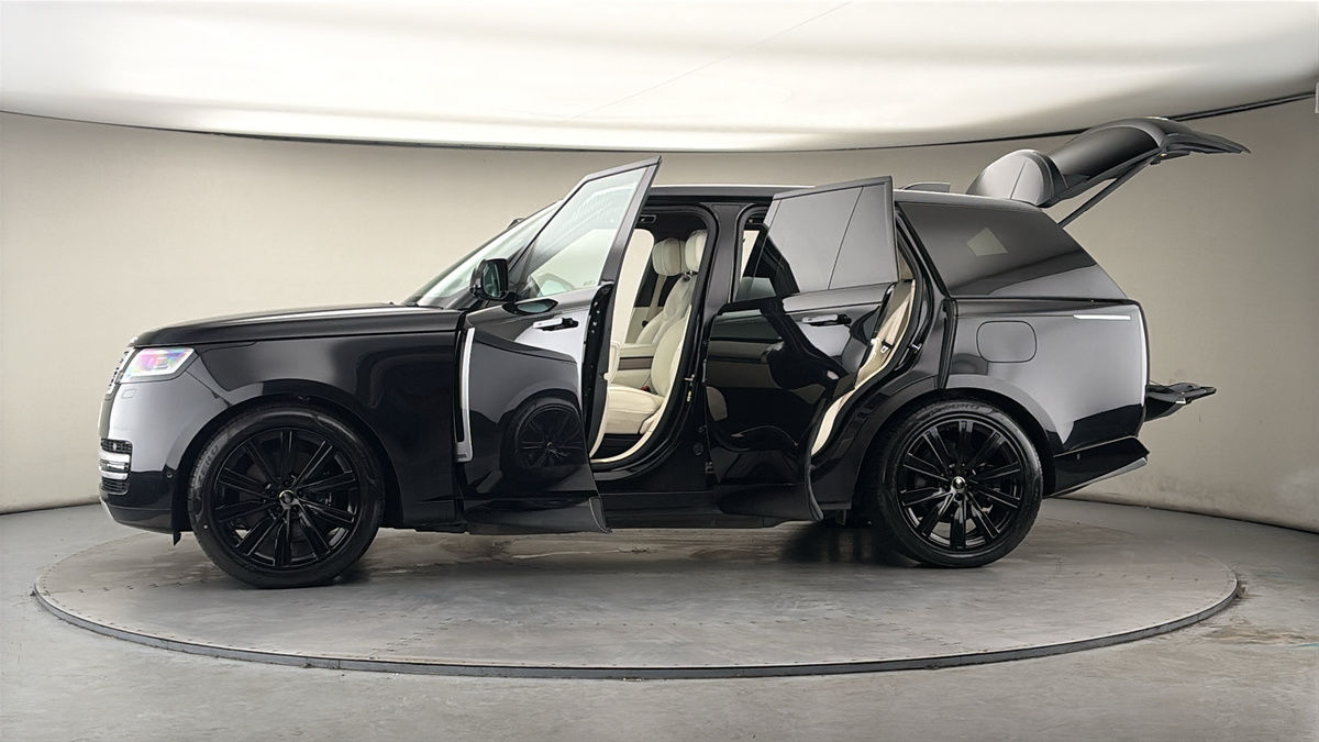 More views of Land Rover Range Rover