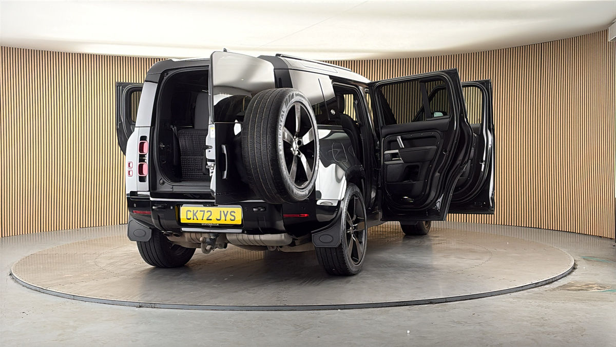 More views of Land Rover Defender 110