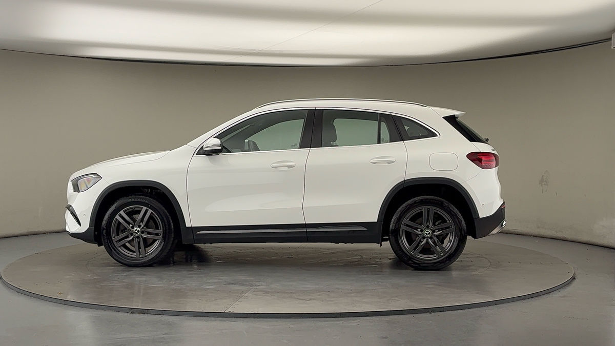 More views of Mercedes-Benz GLA