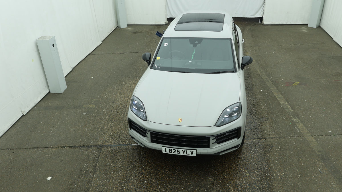 Porsche Cayenne Image 7
