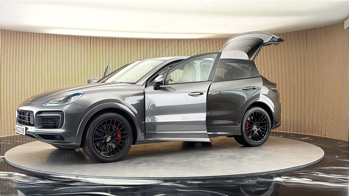 More views of Porsche Cayenne