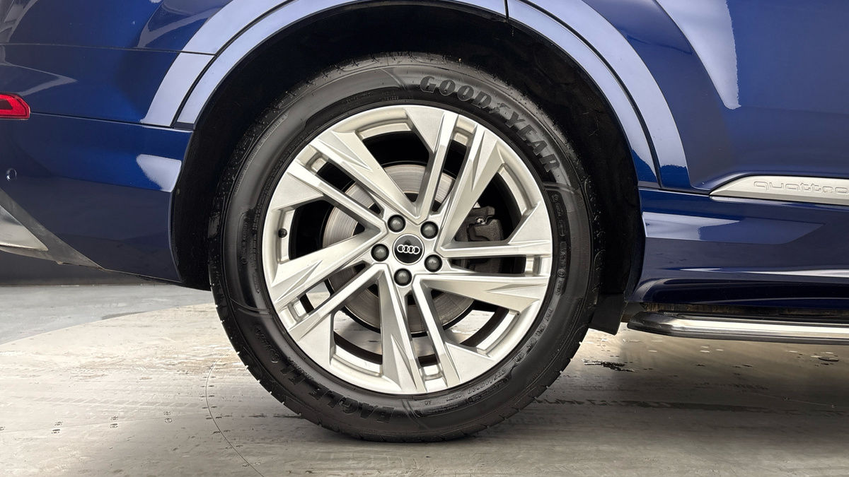 Audi Q7 Image 10
