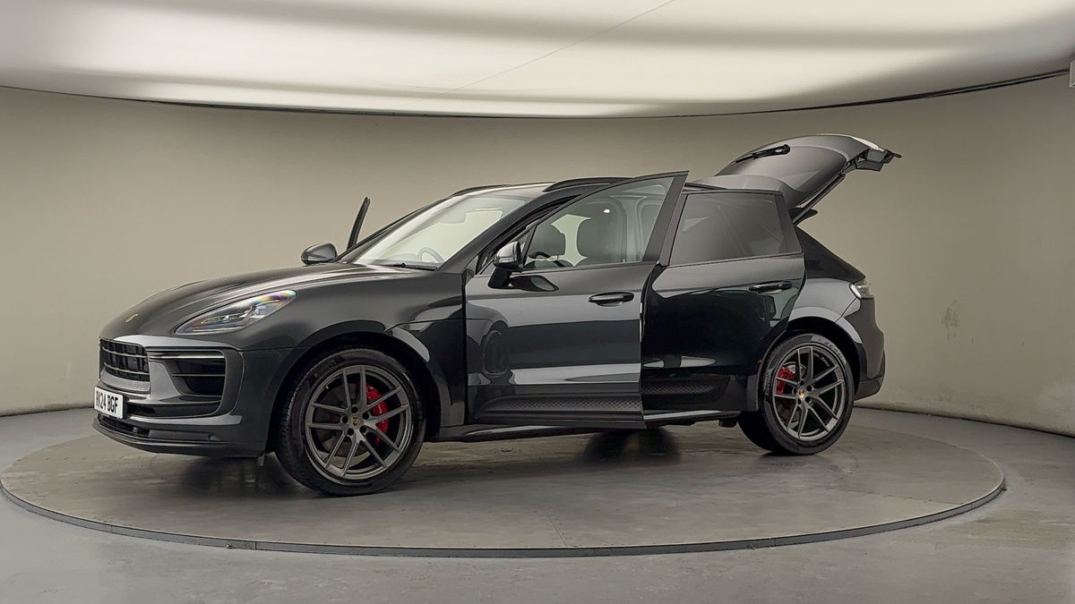 More views of Porsche Macan