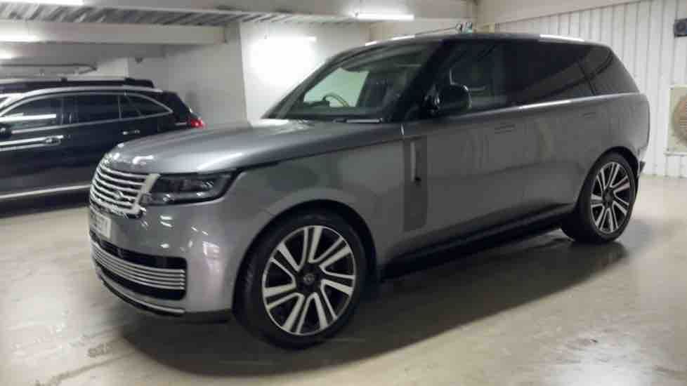 More views of Land Rover Range Rover