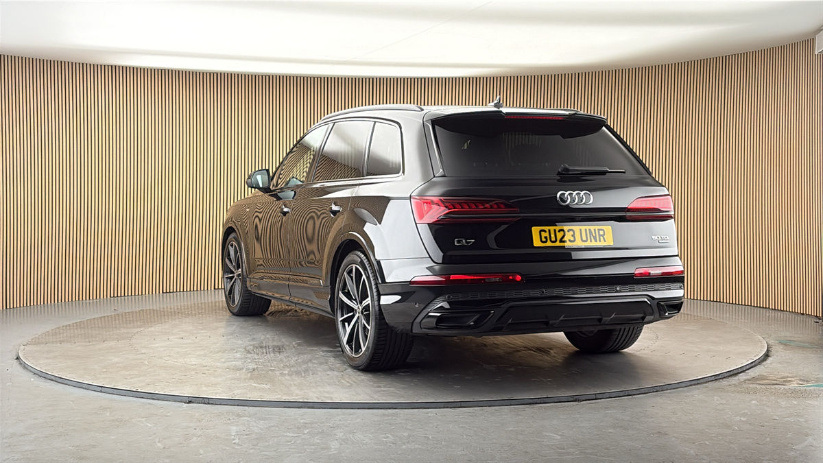 More views of Audi Q7