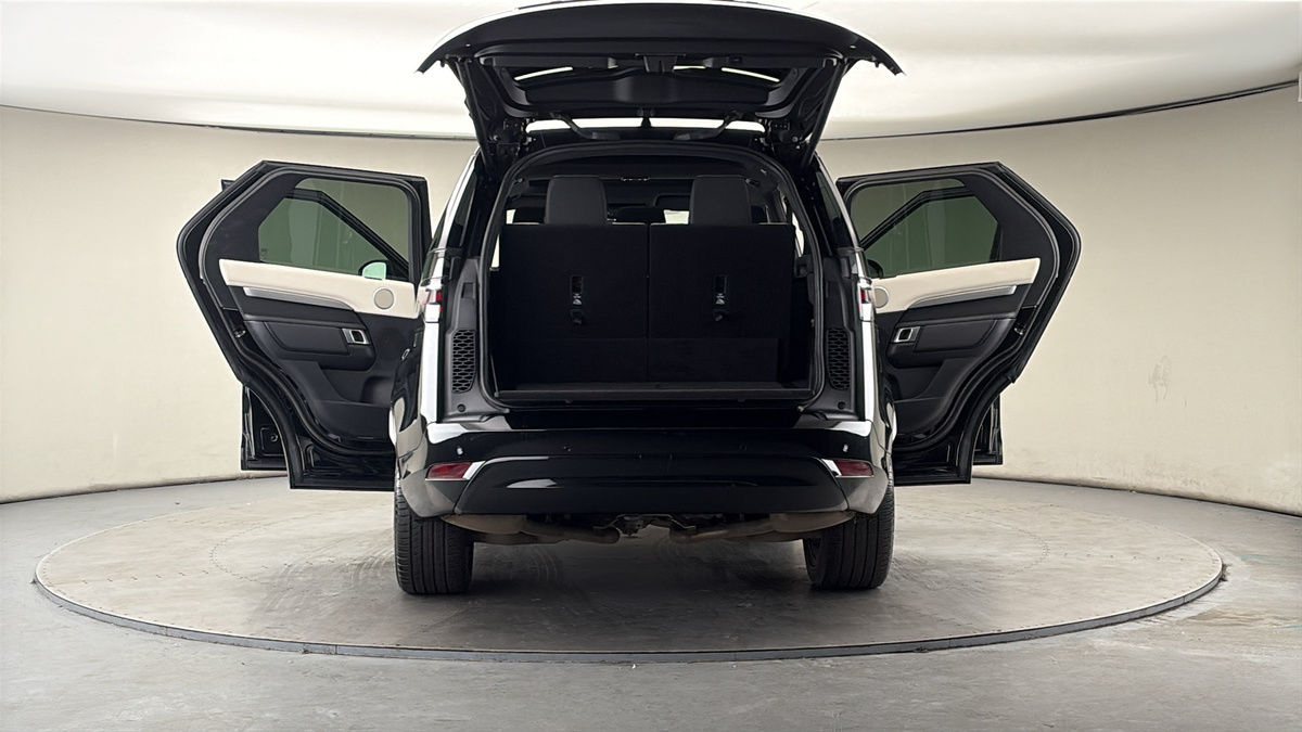 More views of Land Rover Discovery