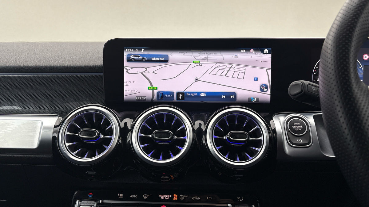 Mercedes-Benz GLB Image 17