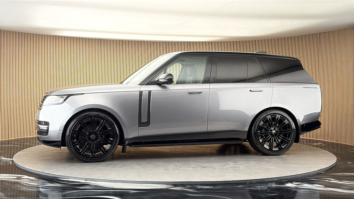 More views of Land Rover Range Rover