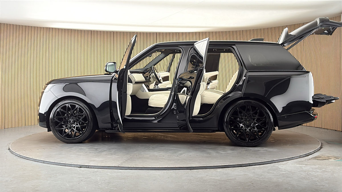 More views of Land Rover Range Rover
