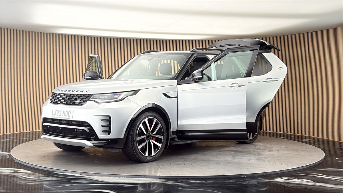 More views of Land Rover Discovery