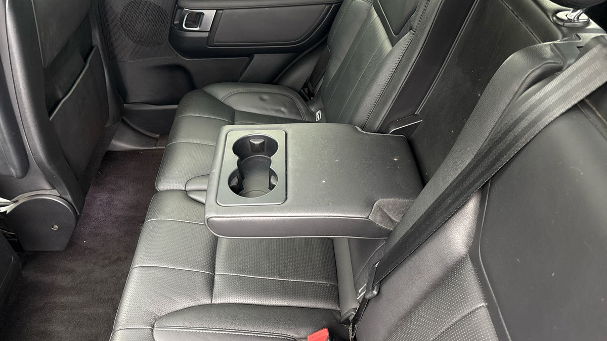 Land Rover Discovery Image 9