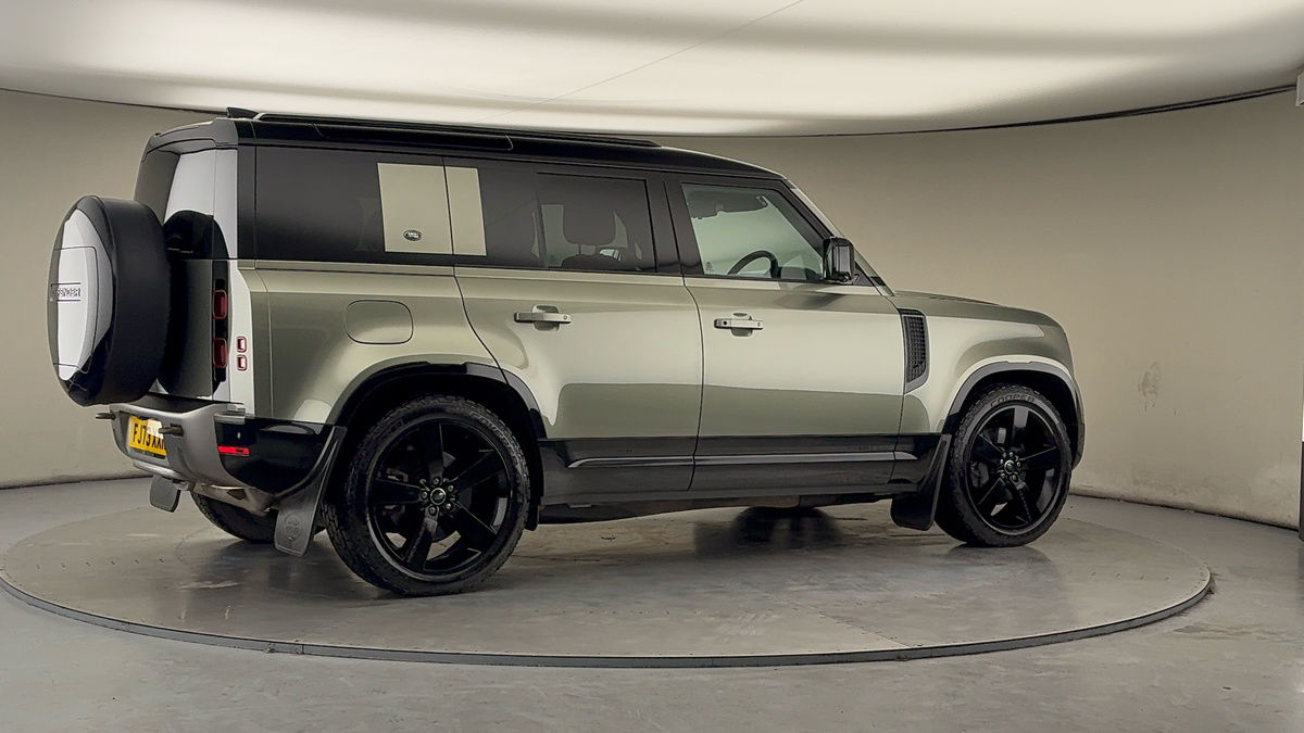 More views of Land Rover Defender 110