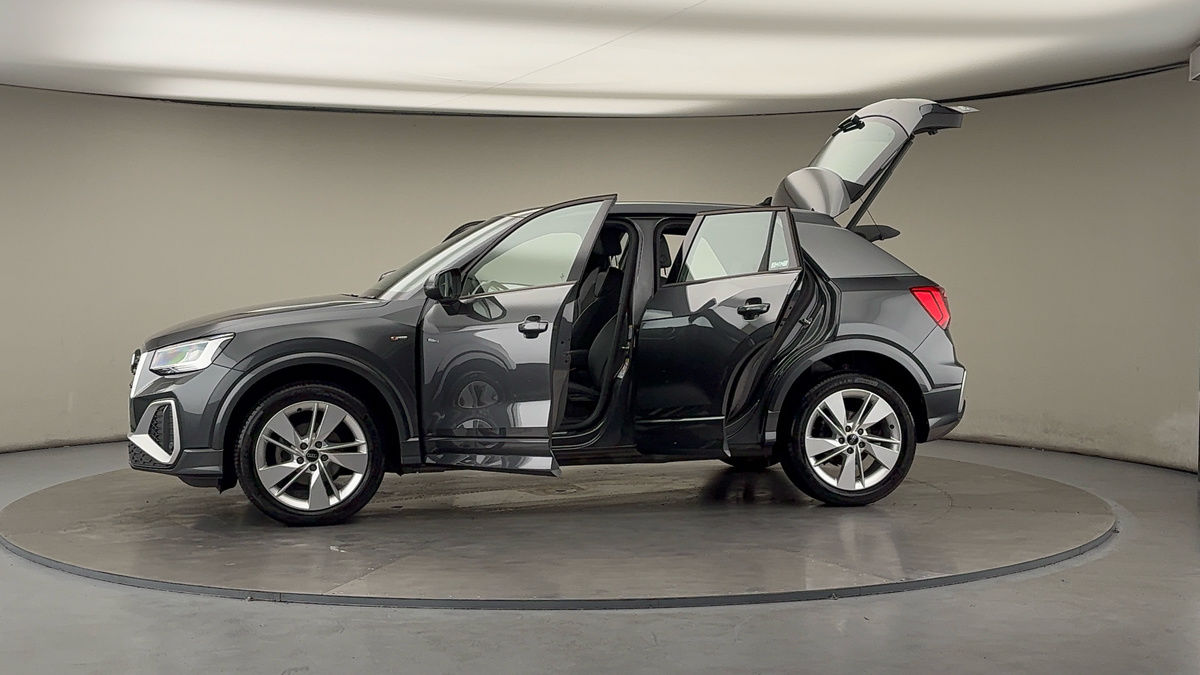 More views of Audi Q2