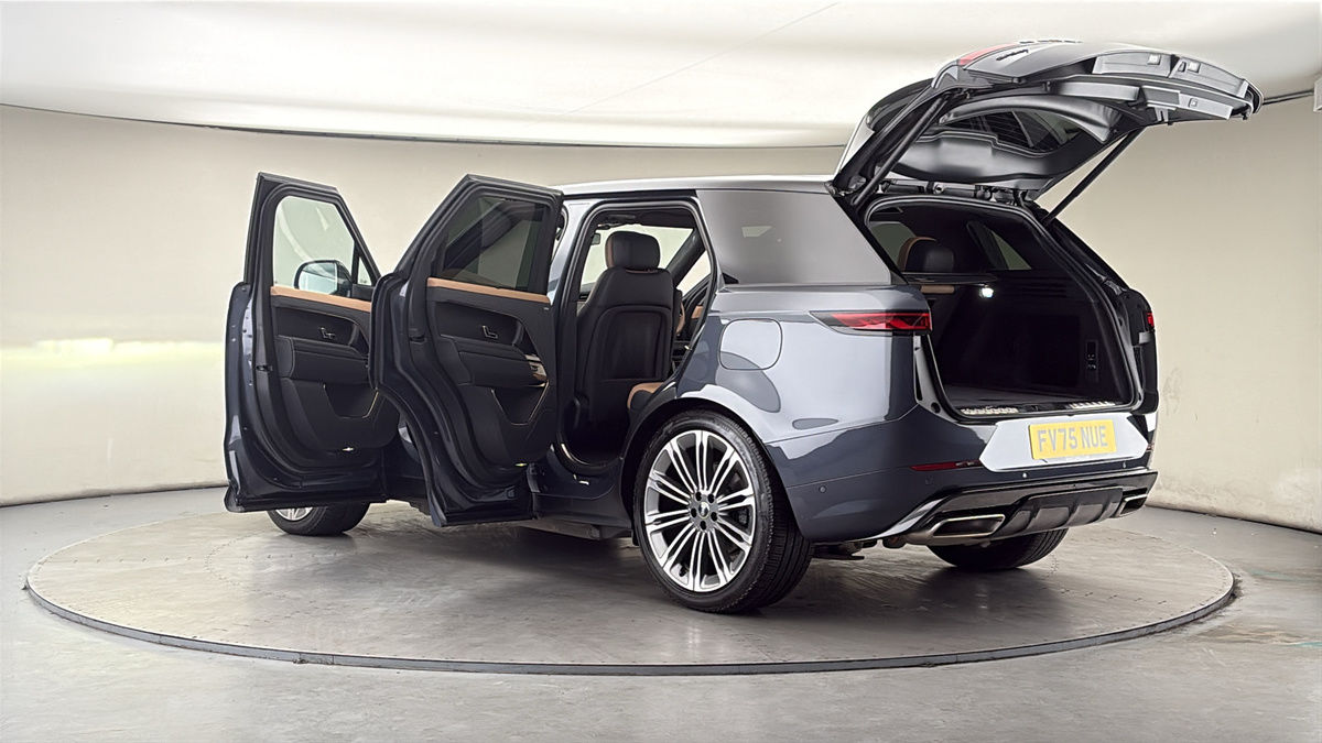 More views of Land Rover Range Rover Sport