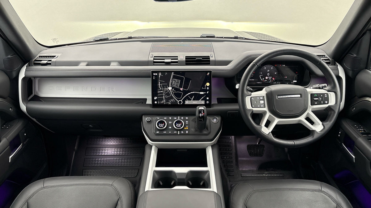 Land Rover Defender 110 Image 12