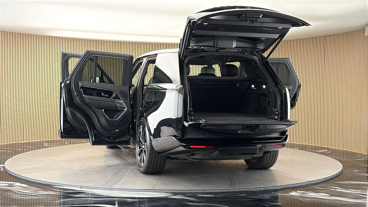 More views of Land Rover Range Rover