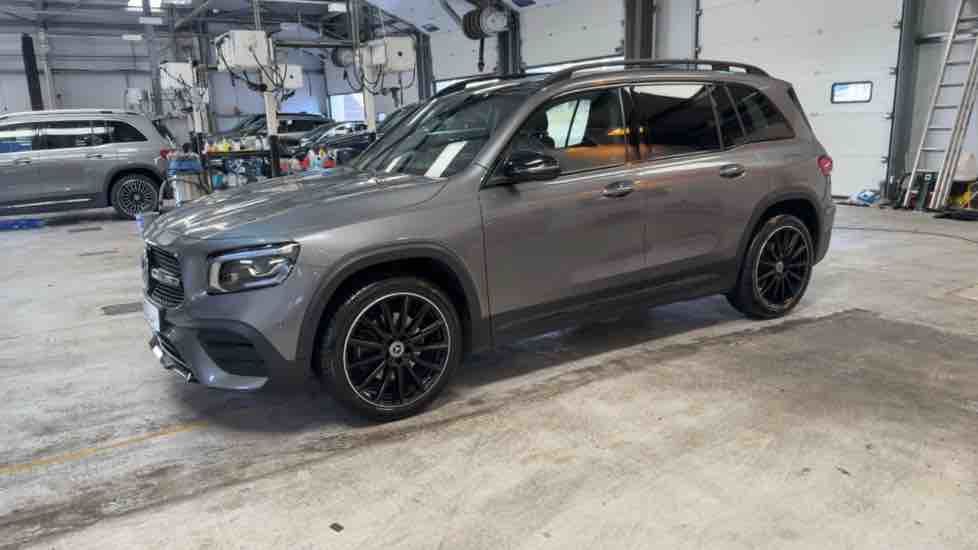 More views of Mercedes-Benz GLB
