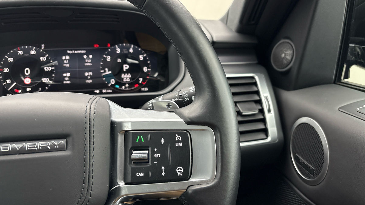 Land Rover Discovery Image 14