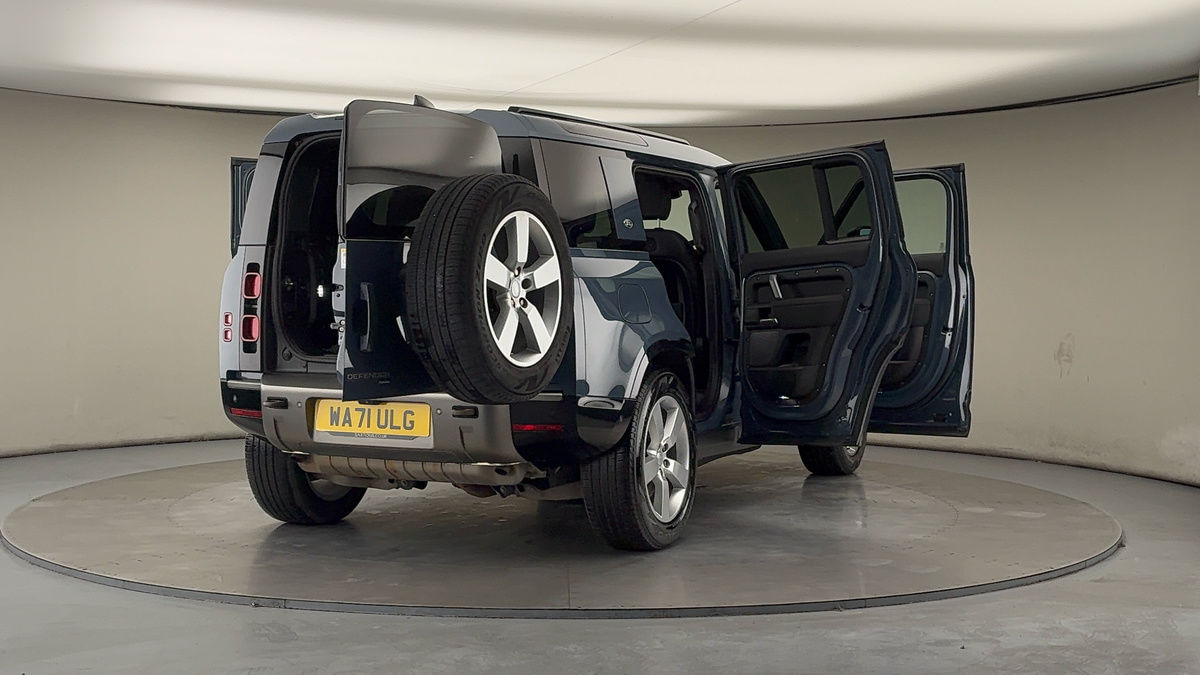 More views of Land Rover Defender 110