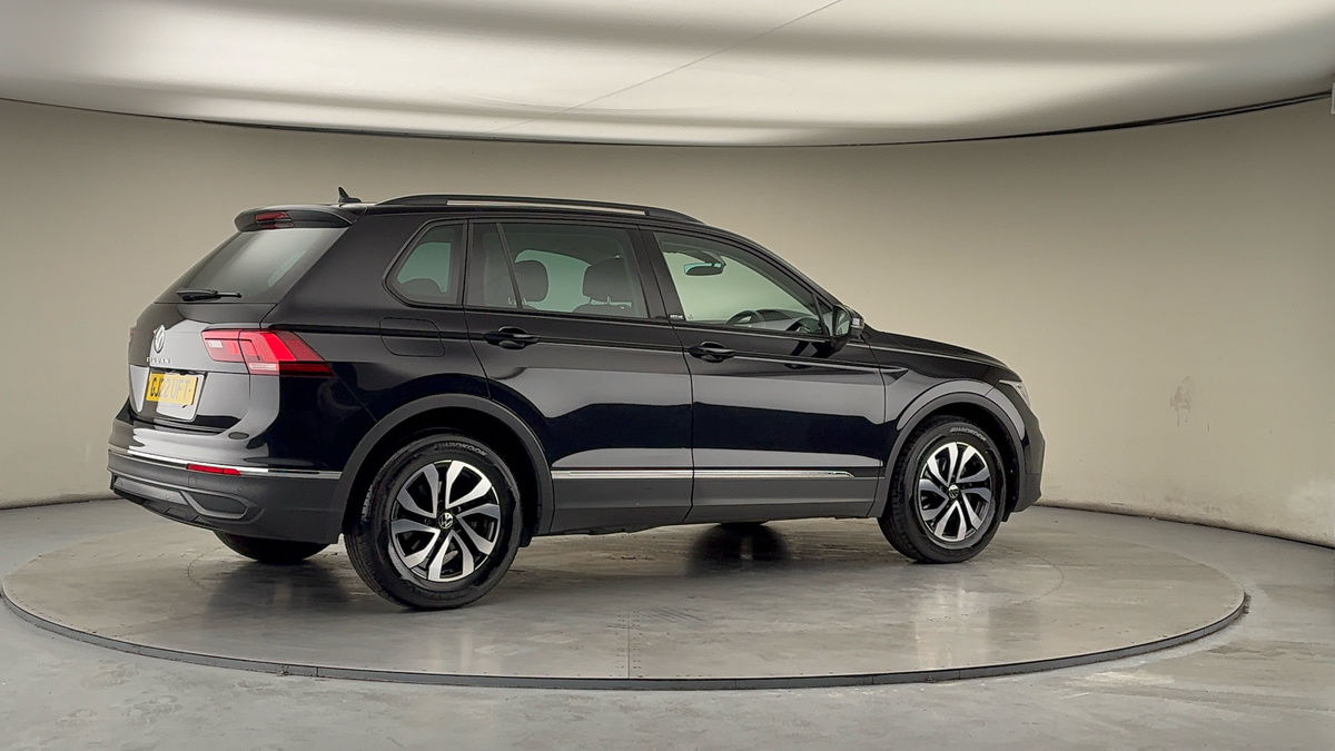 More views of Volkswagen Tiguan