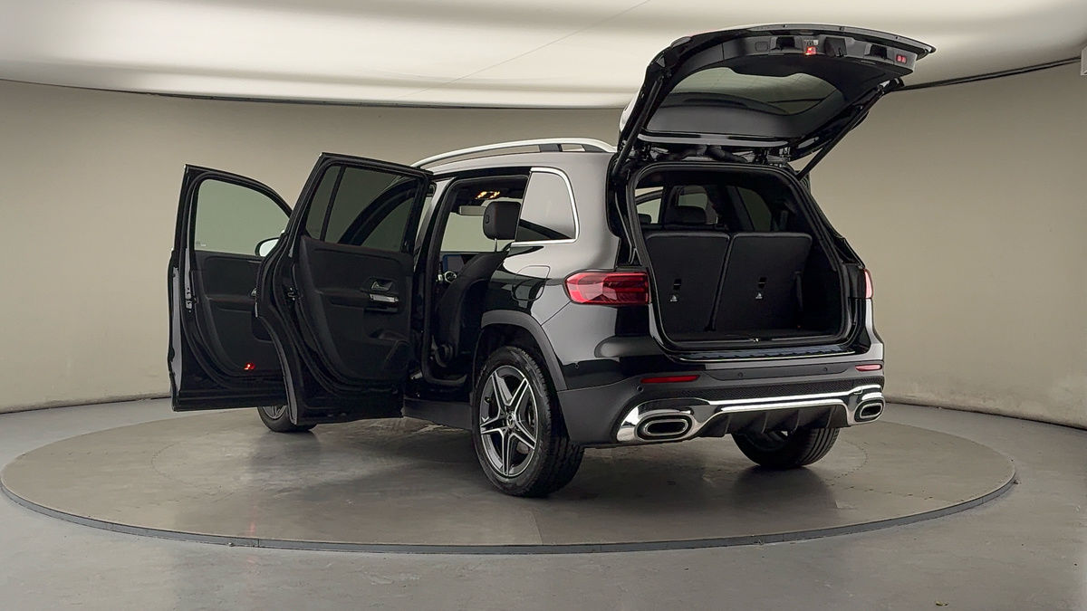 Mercedes-Benz GLB Image 23