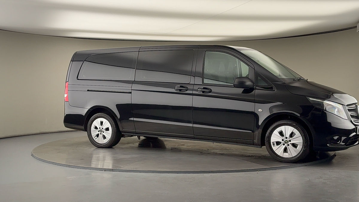 More views of Mercedes-Benz Vito